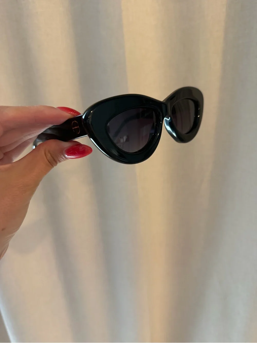 Anine Bing Black Cat-Eye Sunglasses with Gradient Lenses
